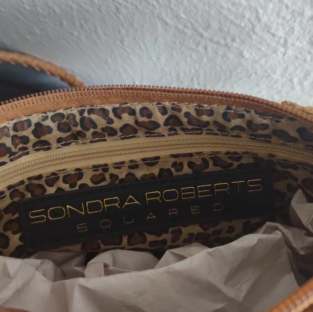 Sondra Roberts Squared Woven Straw Rafia Flip Flop Crossbody Bag - Picture 10 of 14